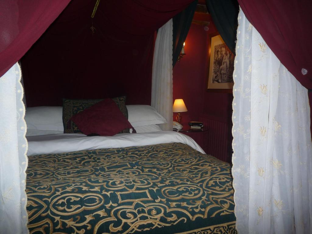 Cardynham House Hotel Stroud  Room photo